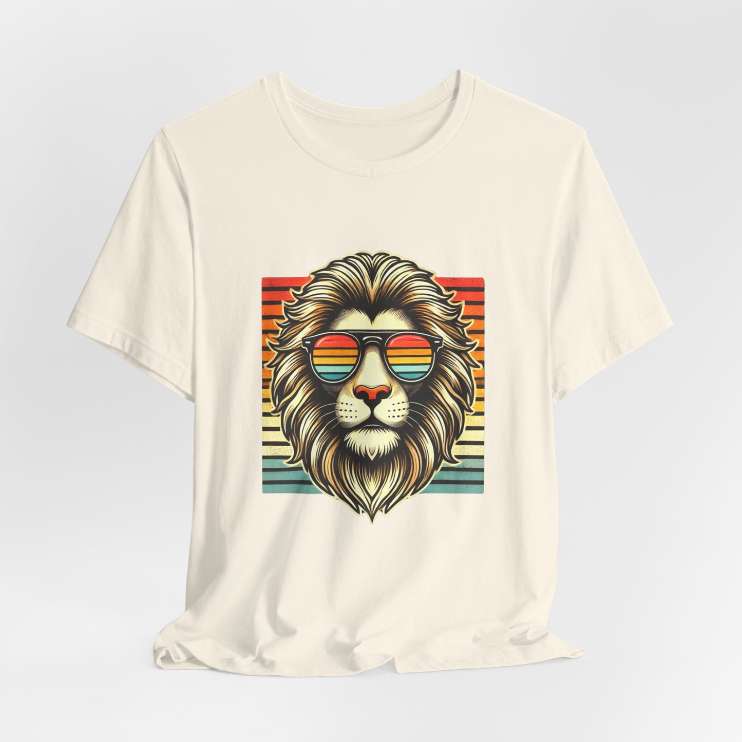 Vintage Lion Face T-Shirt with Retro Sunglasses – 80s Inspired Cool Animal Graphic Tee