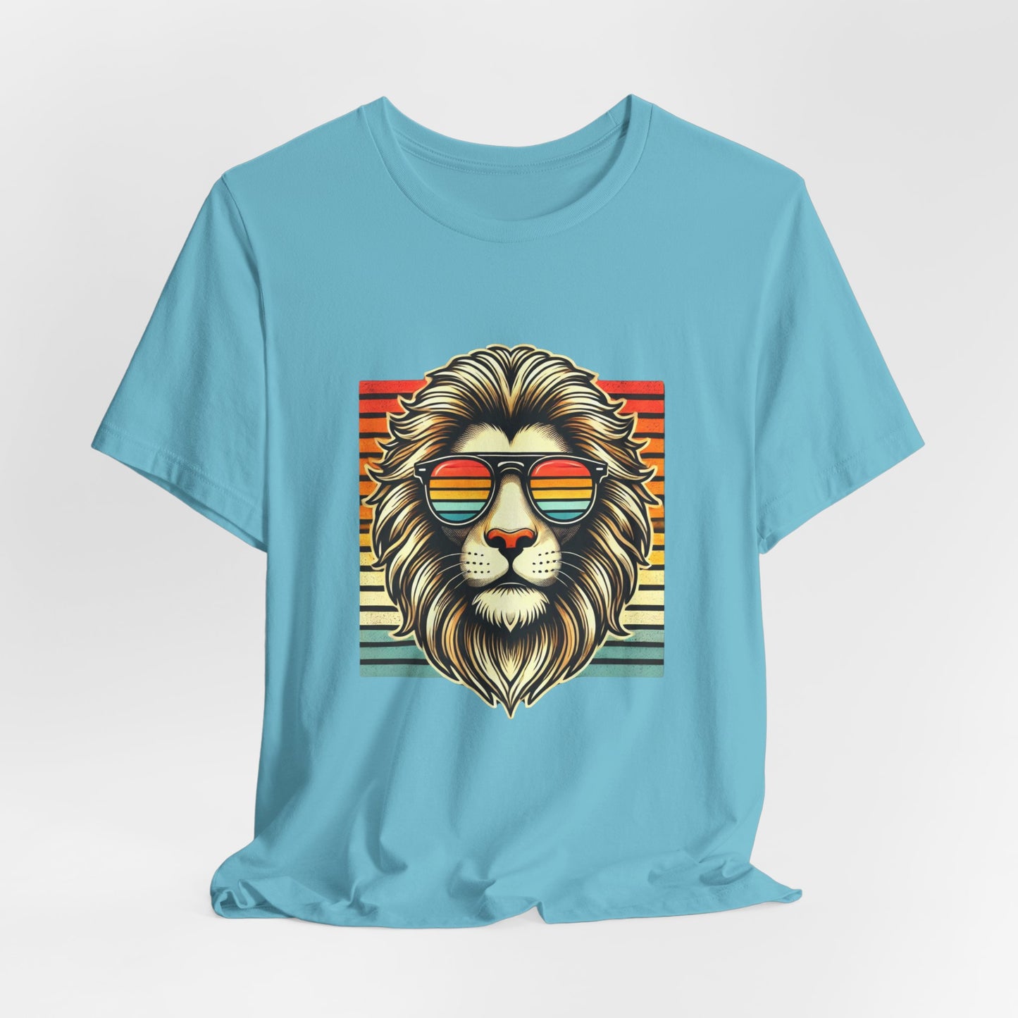 Vintage Lion Face T-Shirt with Retro Sunglasses – 80s Inspired Cool Animal Graphic Tee