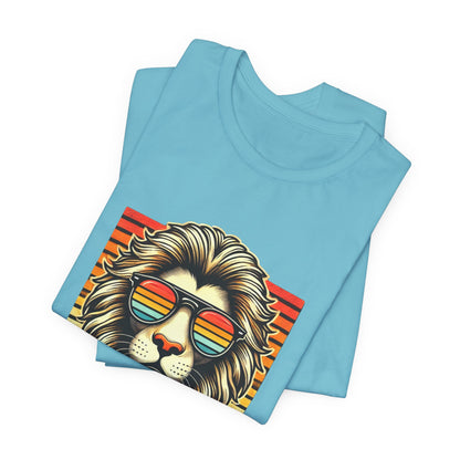 Vintage Lion Face T-Shirt with Retro Sunglasses – 80s Inspired Cool Animal Graphic Tee