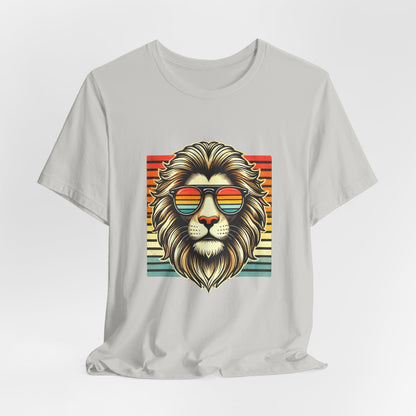 Vintage Lion Face T-Shirt with Retro Sunglasses – 80s Inspired Cool Animal Graphic Tee