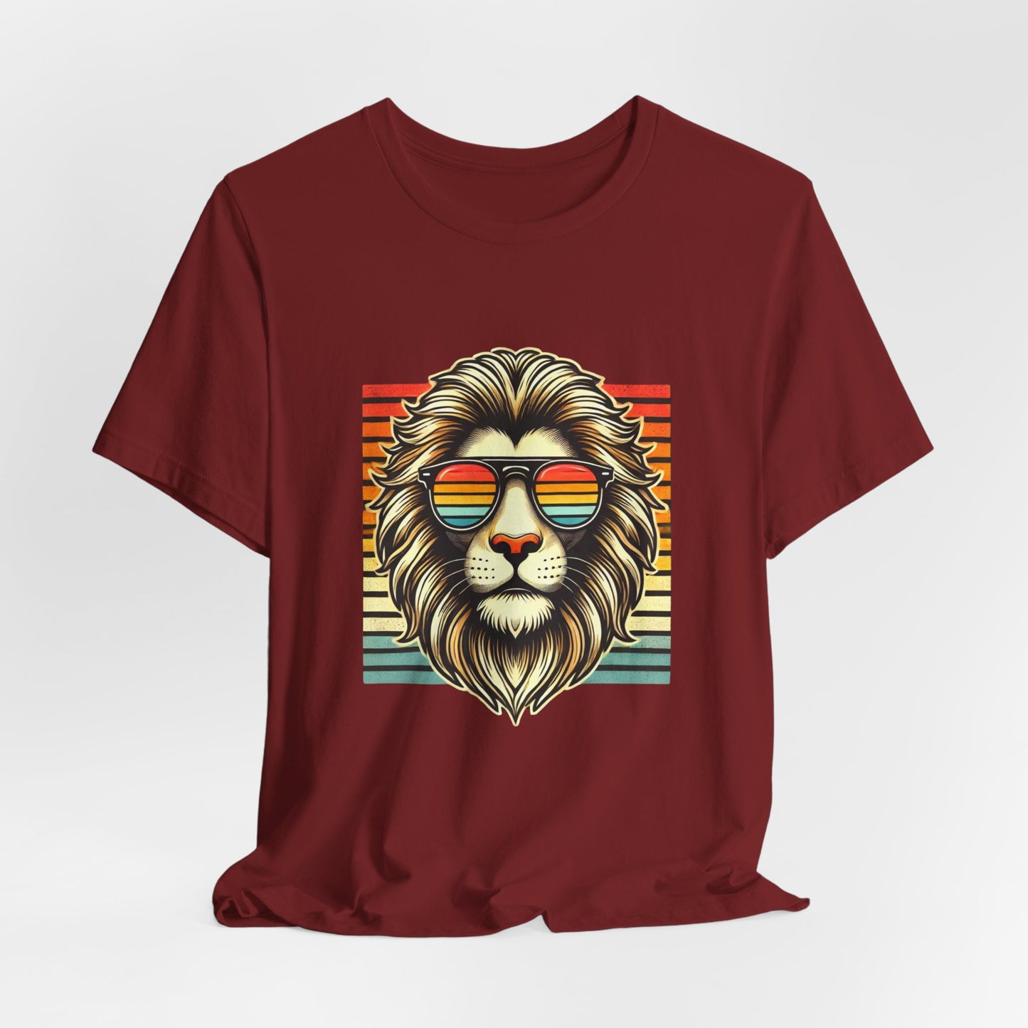 Vintage Lion Face T-Shirt with Retro Sunglasses – 80s Inspired Cool Animal Graphic Tee