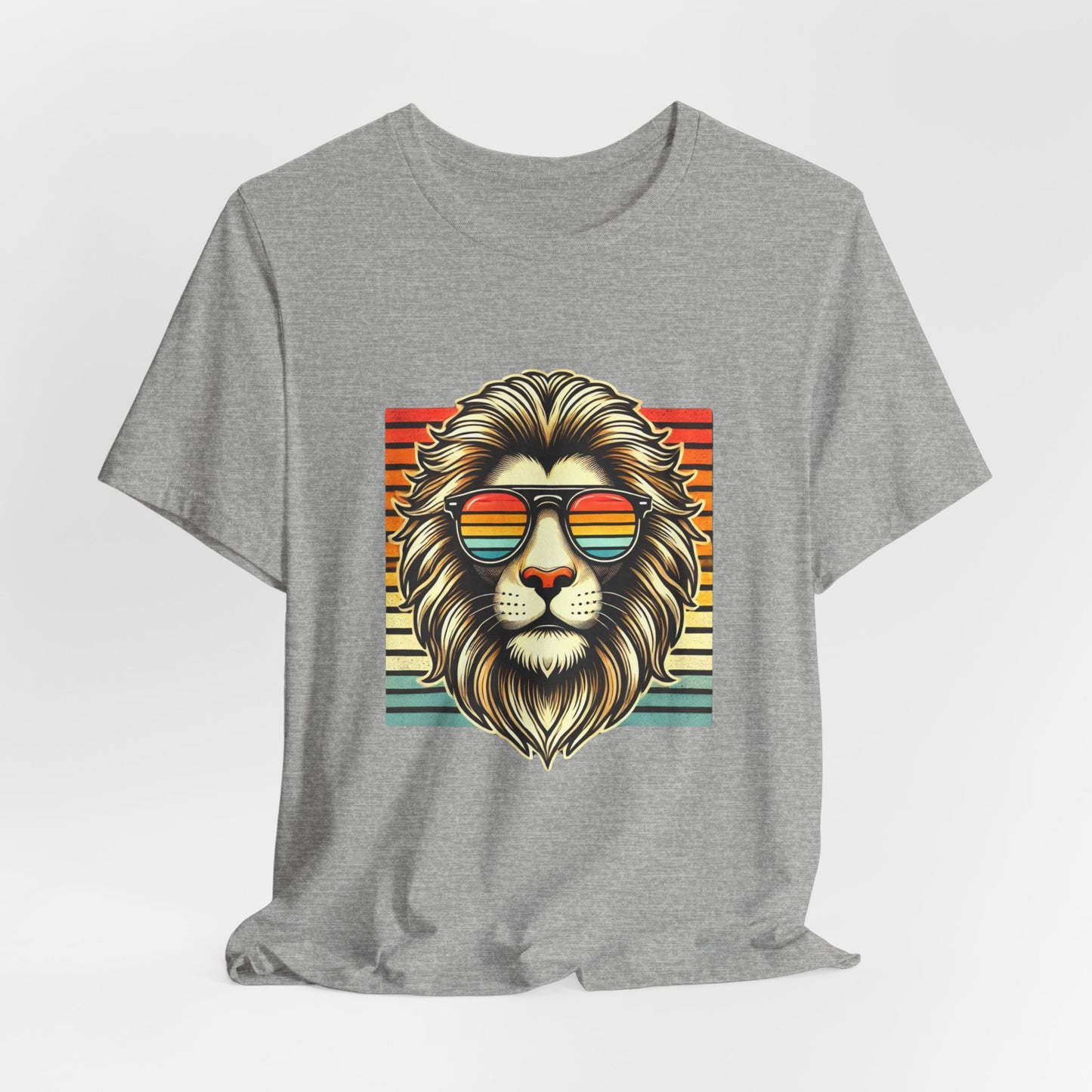 Vintage Lion Face T-Shirt with Retro Sunglasses – 80s Inspired Cool Animal Graphic Tee