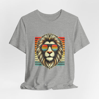 Vintage Lion Face T-Shirt with Retro Sunglasses – 80s Inspired Cool Animal Graphic Tee